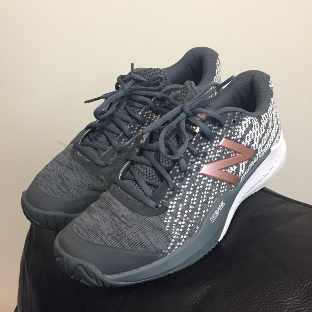 New Balance 996 tennis shoes